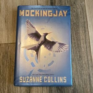 The Final Book of The Hunger Games (#3): Mockingjay by Suzanne Collins